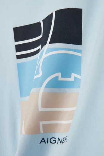 تي شيرت بطبعة تجريدية