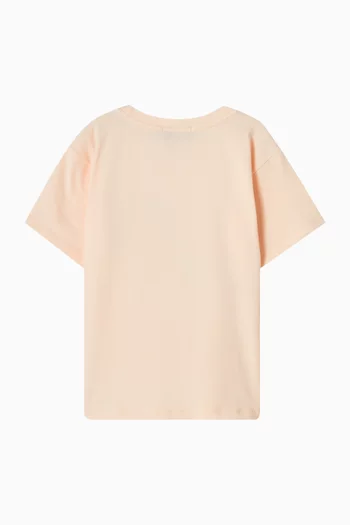 تي شيرت بطبعة محفظة بسلاسل وشعار الماركة قطن