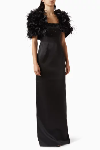 فستان مزين بكشكش وريش