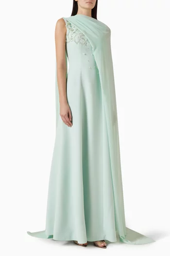 فستان بكاب وتطريزات يدوية