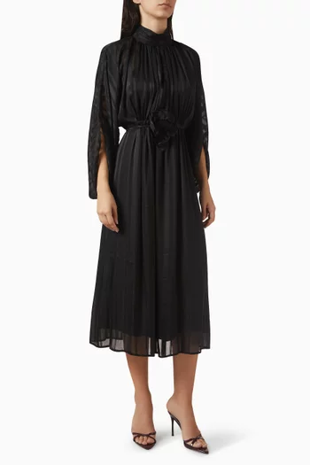 فستان متوسط الطول بحزام