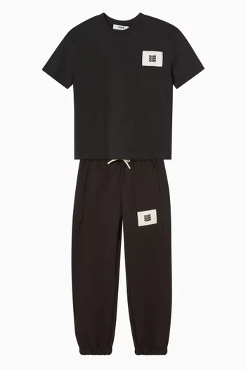 بنطال رياضي برقعة شعار الماركة