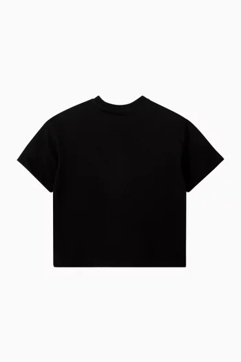 تي شيرت بشعار الماركة وترتر زهور