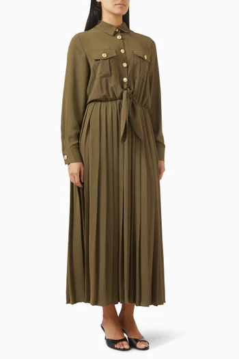 فستان طويل بطيات