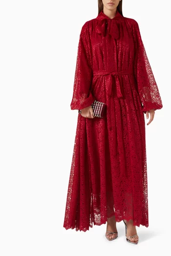 فستان طويل بفتحة رقبة بوشاح