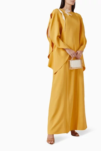 فستان مزين بزهرة