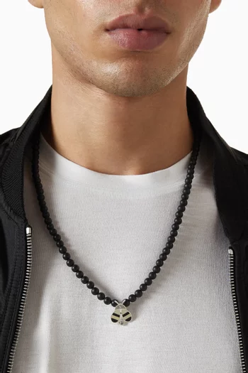 قلادة بخرز ودلاية على شكل نحلة فضة إسترلينية