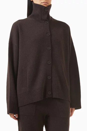 جاكيت ليلو بأزرار صوف وكشمير