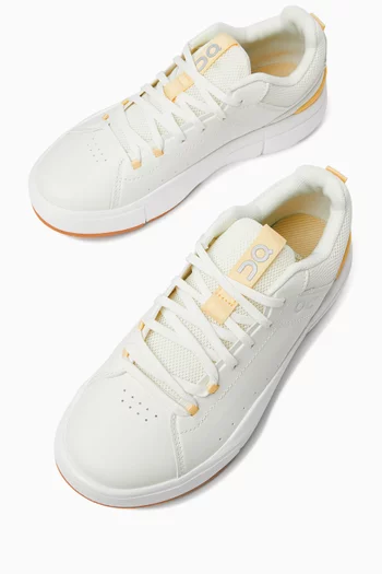 سنيكرز ذا روجر جلد