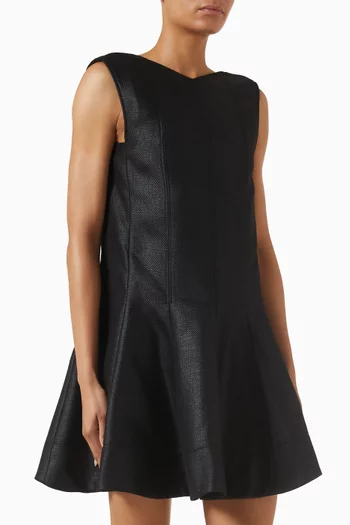 فستان قماش لامع بقصة قصيرة