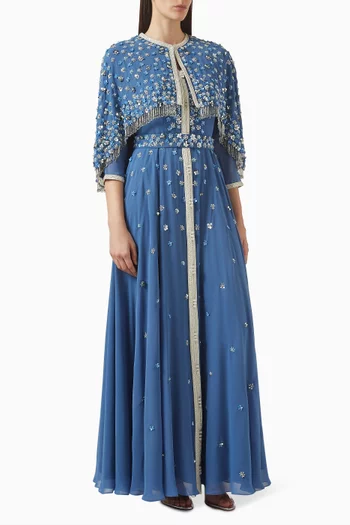 قفطان مطرز وطبقة بنمط كاب بشرّابات