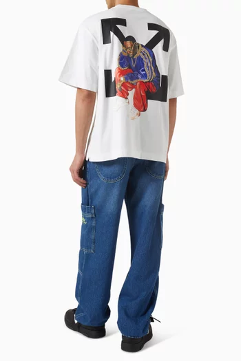 تي شيرت سكيت بشعار الأسهم وطبعة شخص جالس يفكر قطن