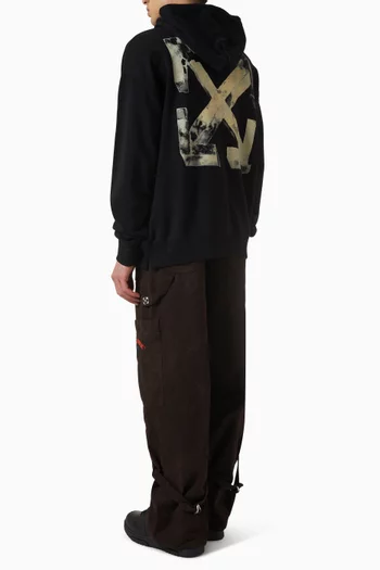 كنزة سكيت بغطاء رأس بشعار الأسهم ونقشة سحاب قطن