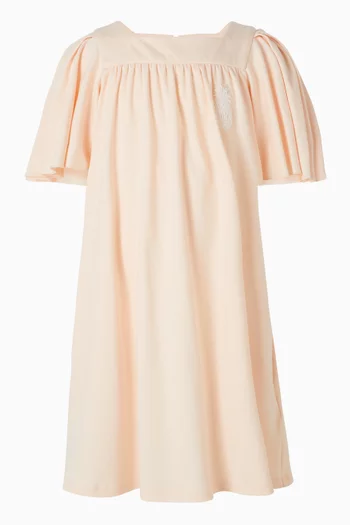 فستان بحافة واسعة وقصة حرف A