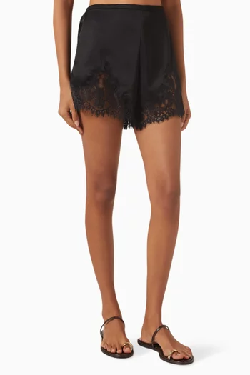 شورت فيرن بحواف دانتيل ستان