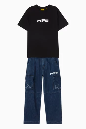 تي شيرت بطبعة شعار الماركة بتصميم أشرطة قطن