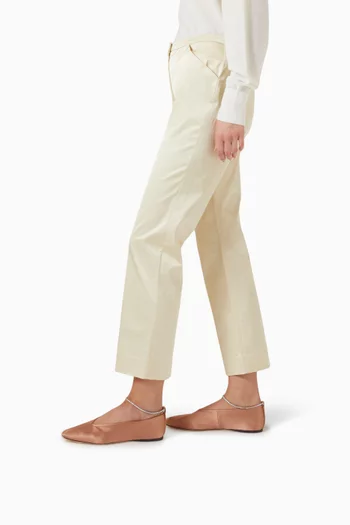 حذاء باليرينا إيمري مرصع بالكريستال بكعب مسطح ستان