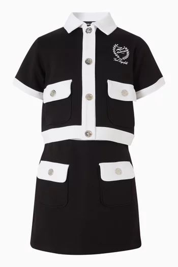 تنورة قصيرة ومنسوجة