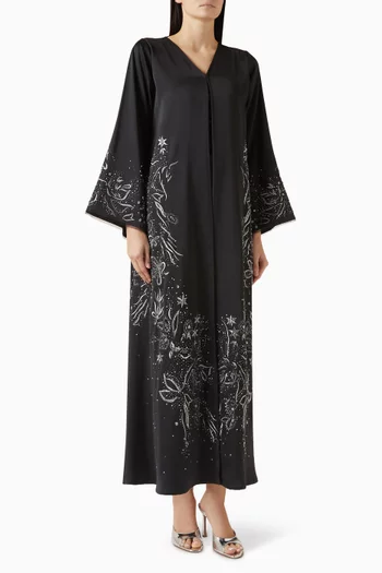 عباية مزينة بتطريزات بالخرز