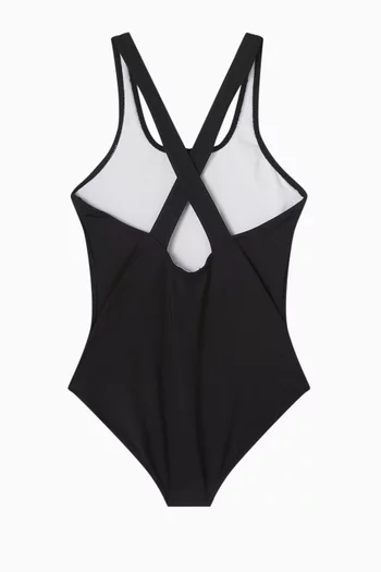 لباس سباحة بطبعة زهرة وشعار الماركة