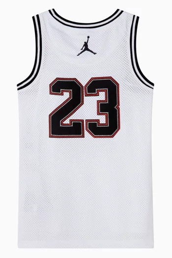 تي شيرت بطبعة 23 وشعار الماركة جيرسيه