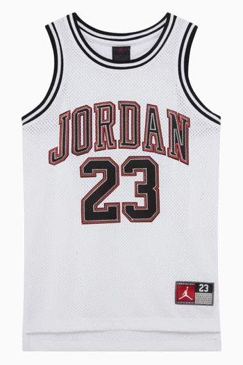 تي شيرت بطبعة 23 وشعار الماركة جيرسيه