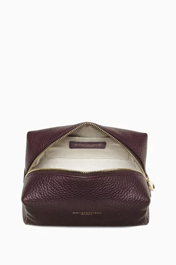 London Makeup Bag in Pebbled Leather