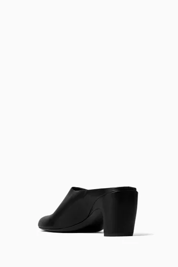 حذاء مفتوح من الخلف بمقدمة مستديرة وكعب 65 مم جلد عجل