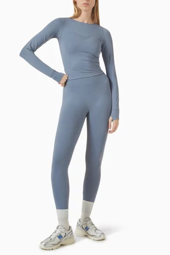 بلوزة قصيرة غير محاكة