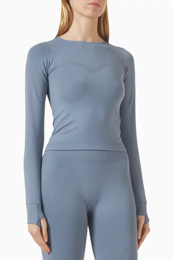 بلوزة قصيرة غير محاكة