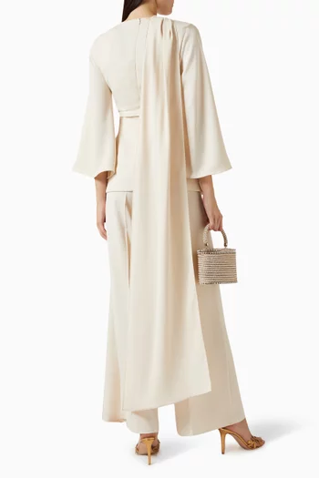 طقم بلوزة وبنطال مزين بتطريزات