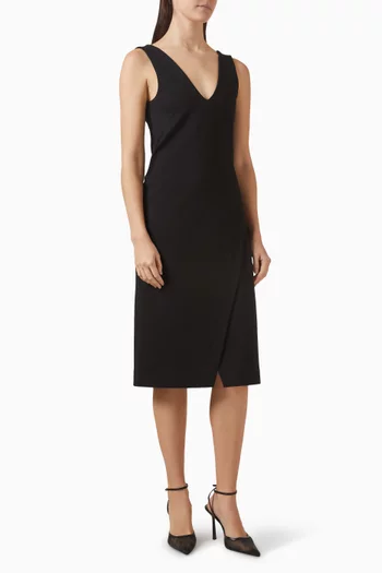 فستان متوسط الطول بفتحة رقبة على شكل حرف V‏