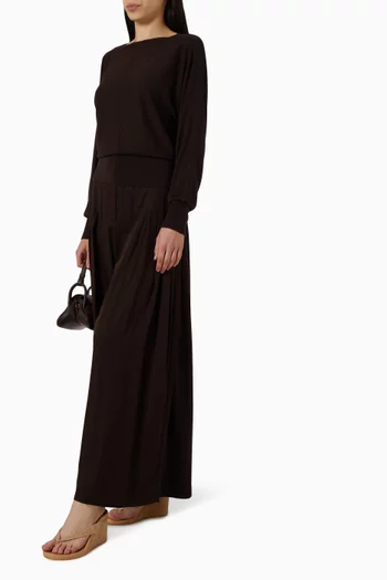 سترة بأكمام طويلة