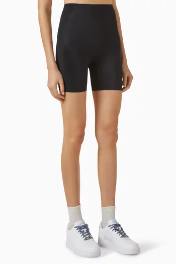 شورت بايكر لامع بخصر مقوى وحياكة داخلية 5 بوصة