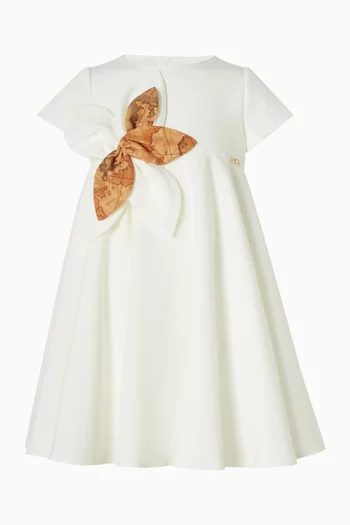 فستان مزين بزهور 