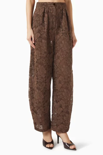 High-waisted Carrot Pants in Lace