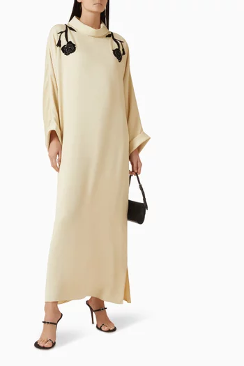 قفطان انفرتيد مزين بورود بارزة