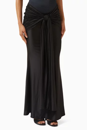 تنورة طويلة بعقدة