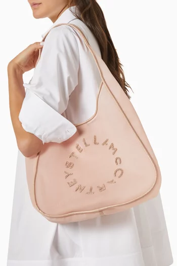 حقيبة هوبو كبيرة بشعار الماركة قماش شبكي