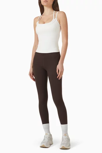 بلوزة بحمالة حول الرقبة وحمالات كتف