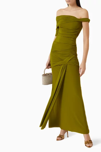 فستان البا بأكتاف مكشوفة