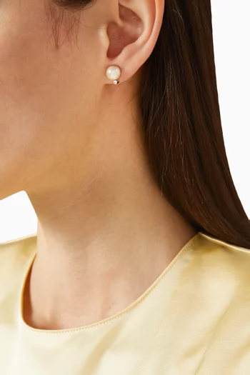 أقراط مرصعة بلؤلؤ صناعي فينتج من التسعينيات