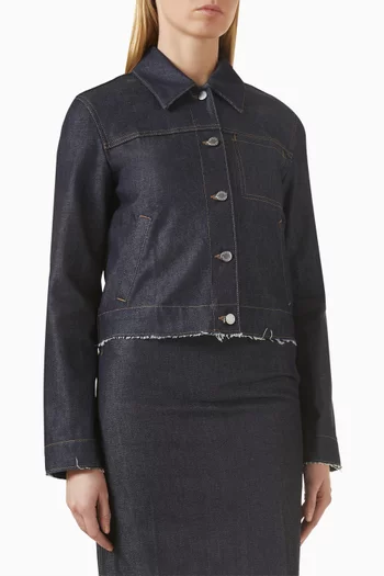 جاكيت بحافة غير محاكة دينم