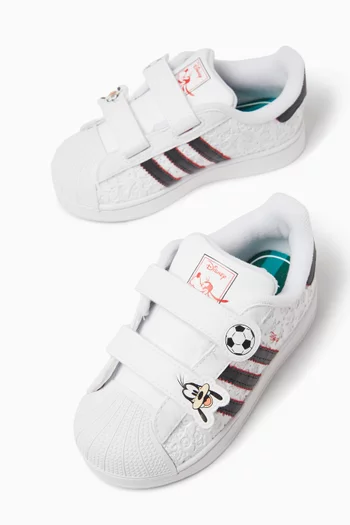 سنيكرز سوبر ستار II بتصميم سهل الارتداء للرضع أديداس × ديزني