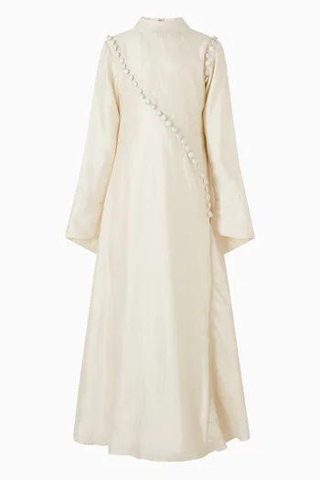 فستان طويل بياقة عالية