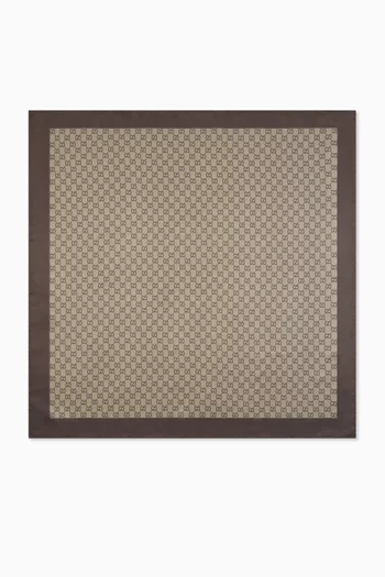 وشاح مربع بنقشة حرير تويل