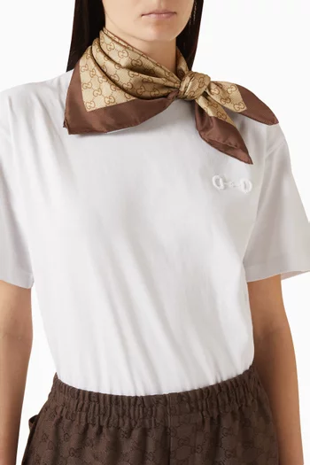 وشاح مربع بنقشة حرير تويل