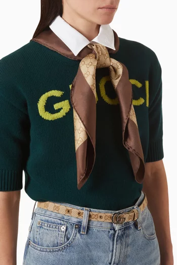 وشاح مربع بنقشة حرير تويل