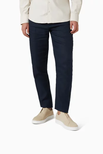 AUR3 Sneakers in Suede