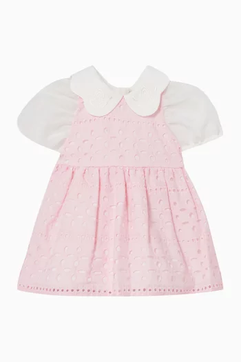 فستان بأكمام منفوخة وسروال تحتي